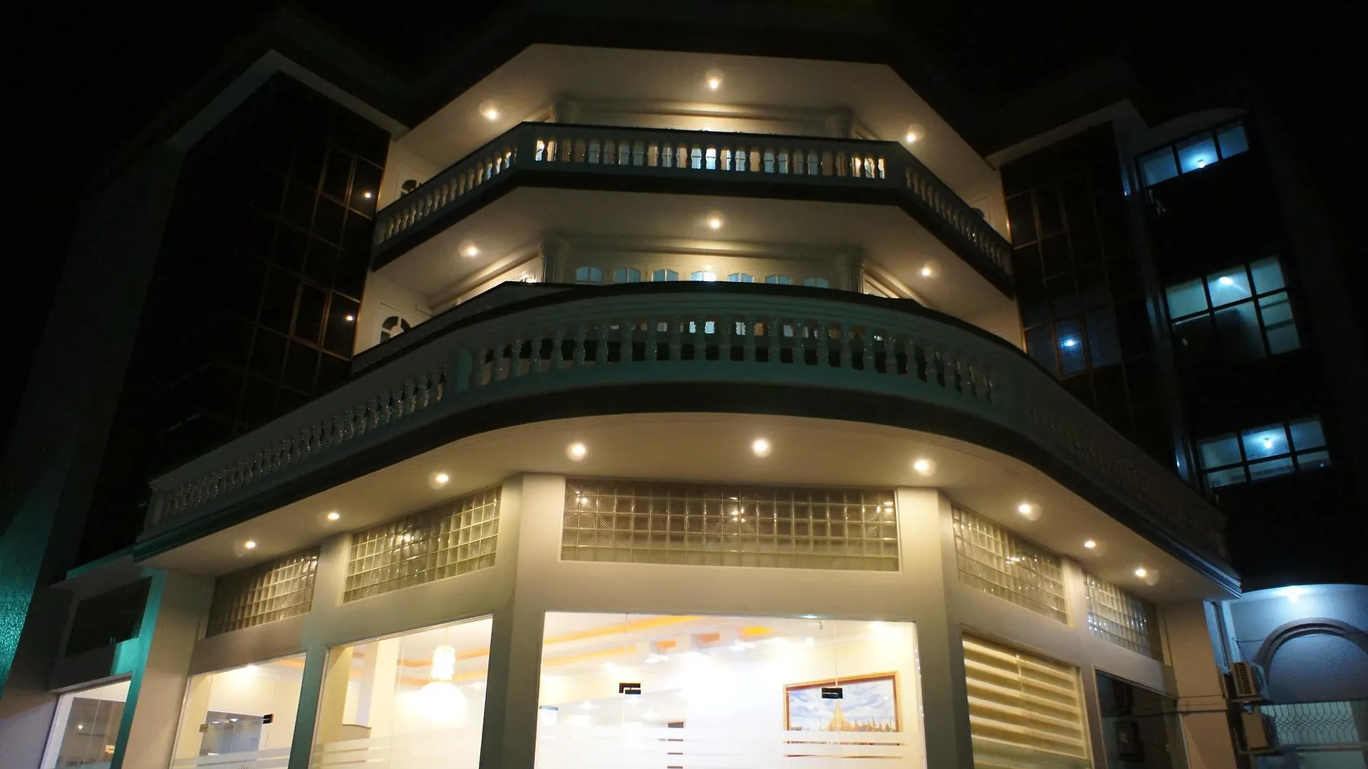 Hotel V.A.N 양곤